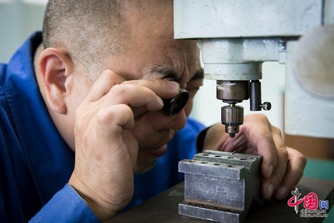 nguoi lap mat cho ten lua trung quoc