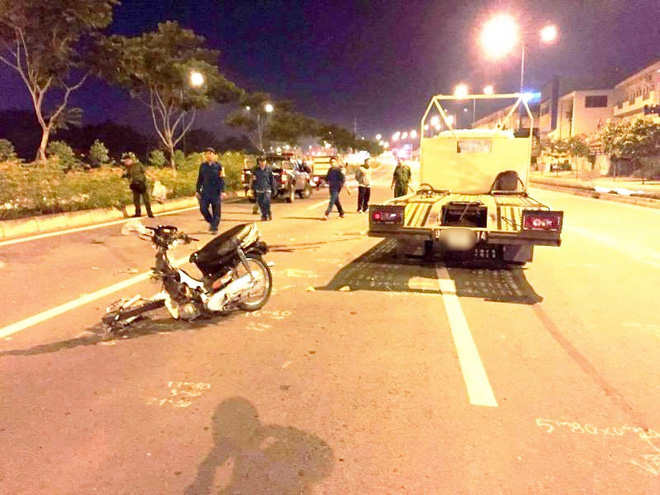 tp hcm chay xe may nguoc chieu vao lan duong o to doi nam nu tu vong sau cu tong truc dien voi xe tai