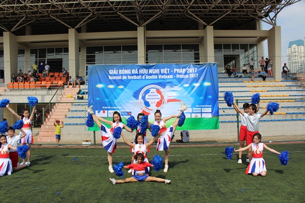 soi dong giai bong da huu nghi viet nam phap 2017