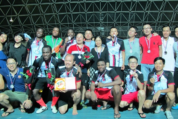 soi dong giai bong da huu nghi viet nam phap 2017