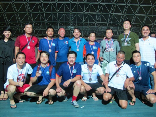 soi dong giai bong da huu nghi viet nam phap 2017