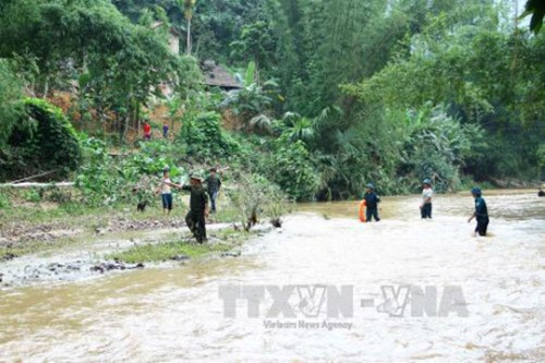 mua lu tai thai nguyen 4 nguoi trong mot gia dinh tu nan