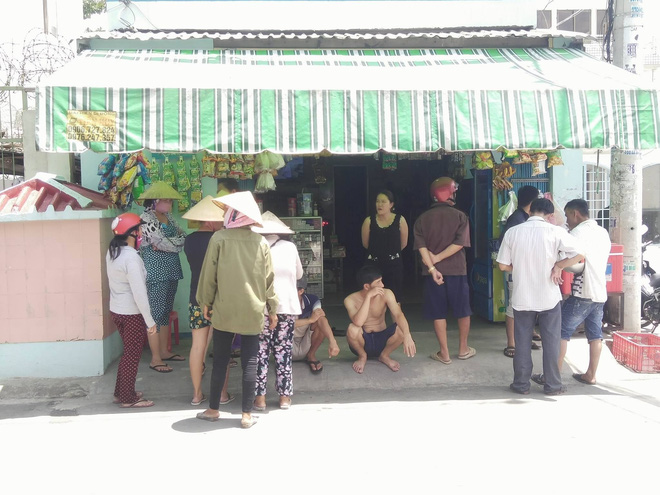 tphcm dang sua lai nha xuong tuong nha bat ngo do sap khien hai nguoi chet tham