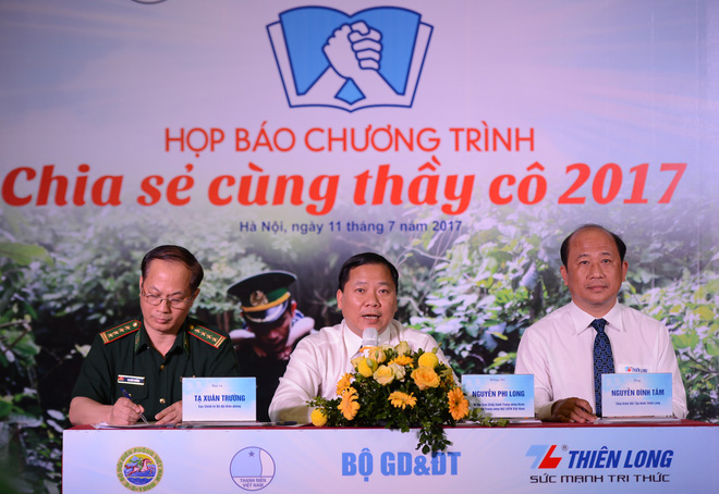 chia se cung thay co 2017 vinh danh can bo chien si bo doi bien phong