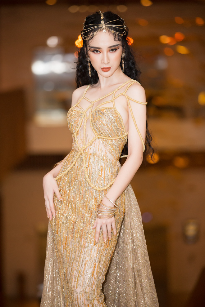ruom ra nhu nu than ngoi len tu bien ve dep lan nay cua angela phuong trinh qua hoi kho cam