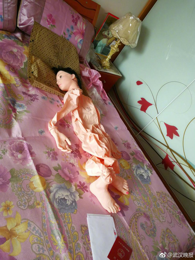 mua hang qua mang cu ong khuyet tat nhan duoc co bup be tinh duc xi hoi chi sau 1 phut