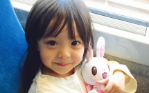 dung suot ngay khen con gai xinh dep nua co the gay anh huong khong tot den suy nghi cua be