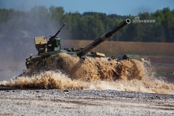 Báo Trung Quốc bình luận thương vụ mua sắm xe tăng T-90 của Việt Nam