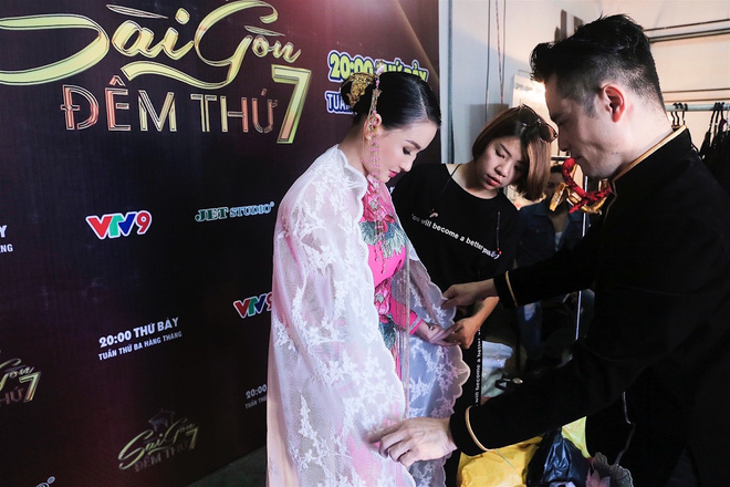 so huu chieu cao khiem ton hoa hau quy ba suong dang van tu tin lam vedette