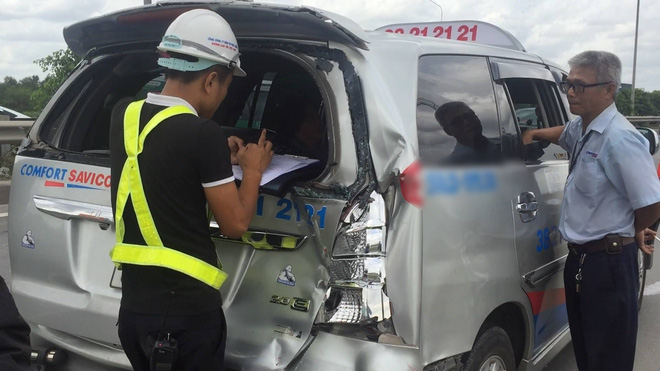 tphcm va cham lien hoan giua xe khach thanh buoi va 2 o to duong dan len cao toc ket cung