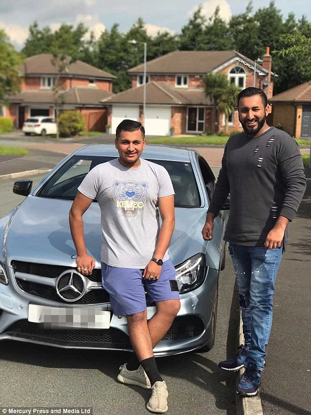 anh trai chi manh gan 15 ty dong cho em trai xuat hien cuc banh trong buoi da tiec cuoi cap