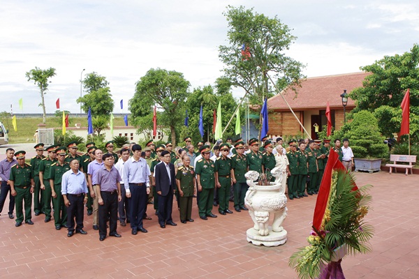 trung uong hoi huu nghi viet nam lao lao viet nam dang huong tuong niem dai tuong chu huy man