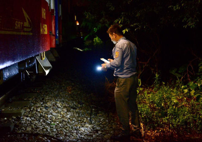 nhieu chuyen tau bi anh huong phai dung chuyen khi con bao so 2 di qua