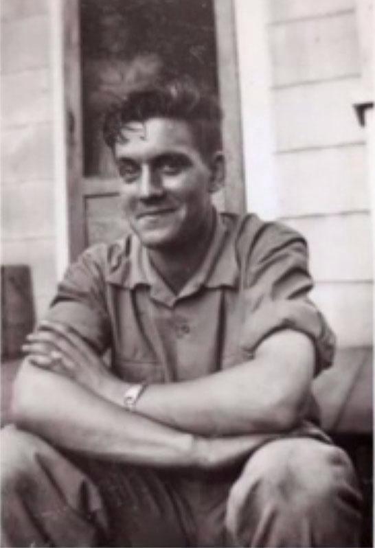 70 nam sau cu no may bay nguoi ta da sung so khi tim thay hai cot phi cong ngap sau trong re cay