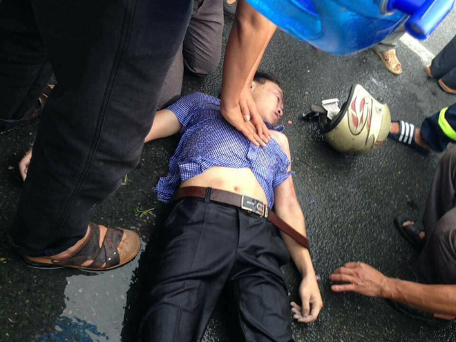 vinh phuc dang di giua duong nam thanh nien bi set danh trung mat gay bat tinh