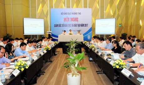 bo truong phung xuan nha giao nhiem vu trong tam truoc them nam hoc moi