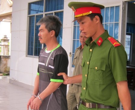 nhut mau lanh ten trom cam ma tau tim ai bao cong an se chem chet