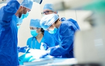 nghien cuu gay soc de ngan ngua nhiem trung bac si nen khoa than khi phau thuat cho benh nhan