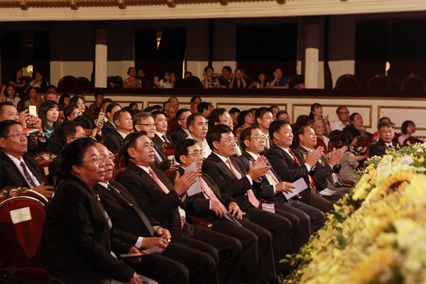 khai mac nhung ngay van hoa du lich lao tai viet nam