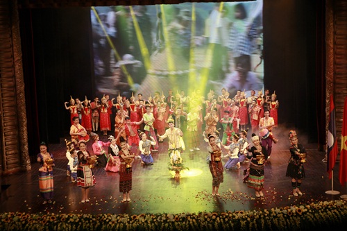 khai mac nhung ngay van hoa du lich lao tai viet nam