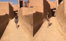 nguoi mau a rap saudi bi truy tim vi mac vay ngan va ao ho ron di lai trong khu di tich lich su