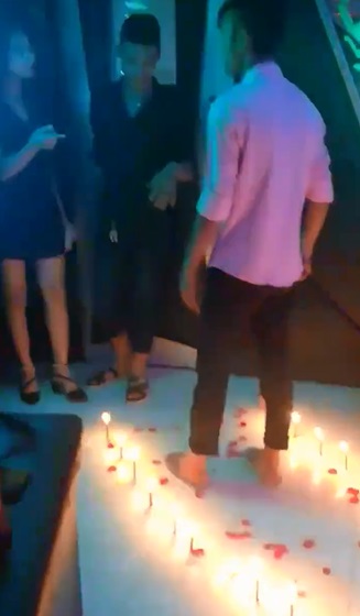 mang dep le di to tinh chang thi bi ban gai cam gay duoi chang thi bi hat tay tu choi