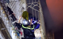 ha noi cat rao sat chuong cop giai cuu 3 nan nhan thuong vong trong dam chay tai pho vong
