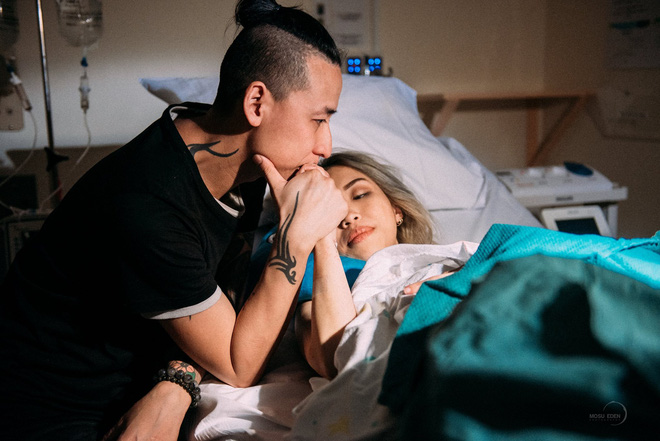 dan mang xuc dong truoc bo anh chan thuc chong cung vo vuot can