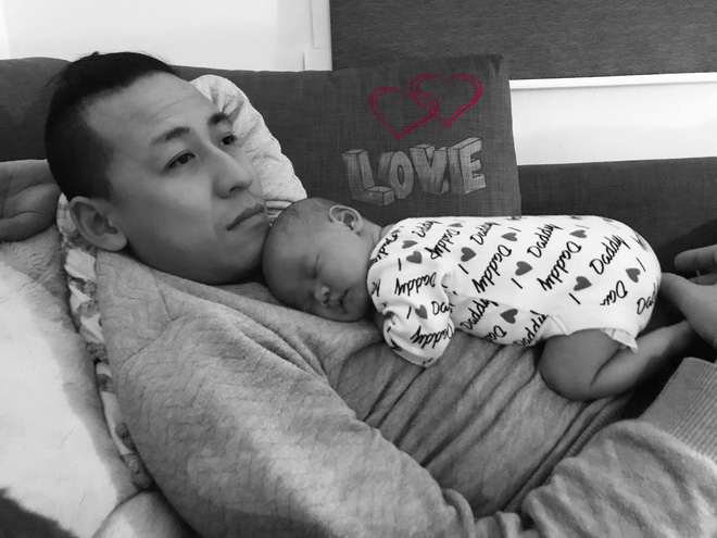 dan mang xuc dong truoc bo anh chan thuc chong cung vo vuot can