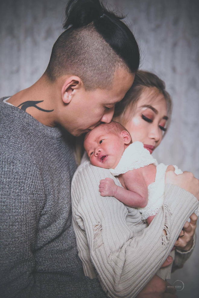 dan mang xuc dong truoc bo anh chan thuc chong cung vo vuot can