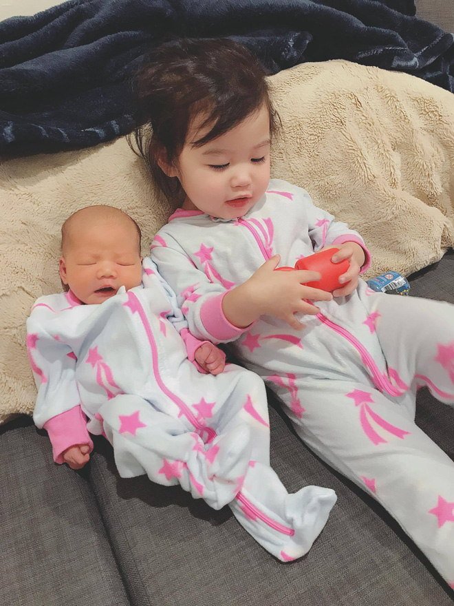 dan mang xuc dong truoc bo anh chan thuc chong cung vo vuot can