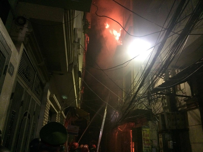 rang sang ngay 19 7 hoa hoan lien tiep xay ra tai benh vien va nha dan chi cach nhau vai tram met