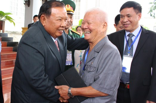 hoi huu nghi viet lao tiep kien tong bi thu chu tich nuoc lao bounnhang vorachith