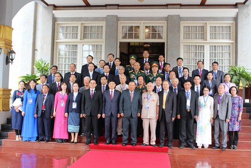 hoi huu nghi viet lao tiep kien tong bi thu chu tich nuoc lao bounnhang vorachith