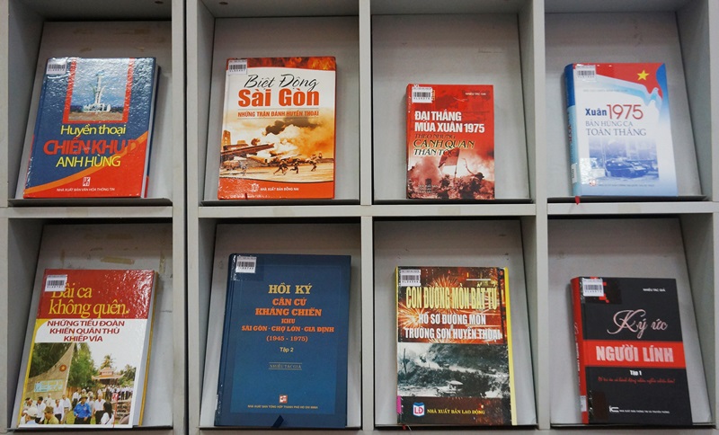 trung bay sach bao 70 nam tron nghia ven tinh