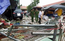 mot nguoi tu vong bon nguoi nguy kich trong vu o to ubnd huyen lao vao cong cho