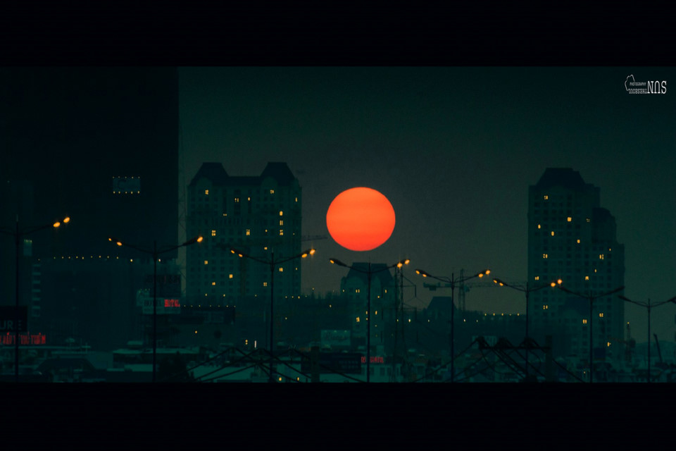 binh minh hoang hon khap neo sai gon