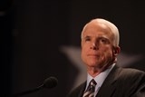 thuong nghi si john mccain mac benh hiem ngheo
