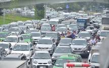 ket xe kinh hoang o cua ngo ra vao san bay tan son nhat suot nhieu gio lien