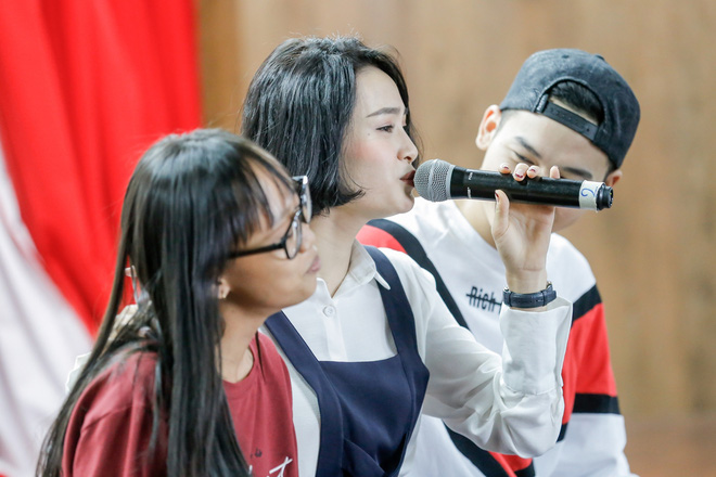 quan quan the voice 2017 ali duong om hien ho an ui sau scandal tinh cam
