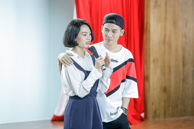 quan quan the voice 2017 ali duong om hien ho an ui sau scandal tinh cam