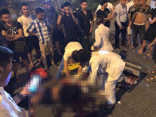 thanh nien bi 2 con do truy sat dam guc trong dem vi chuyen tieu bay