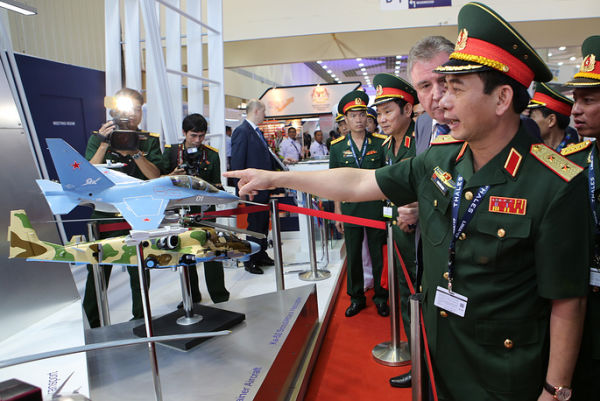 pho giam doc dieu hanh rosoboronexport nga se ho tro viet nam thanh lap ham doi tau ngam