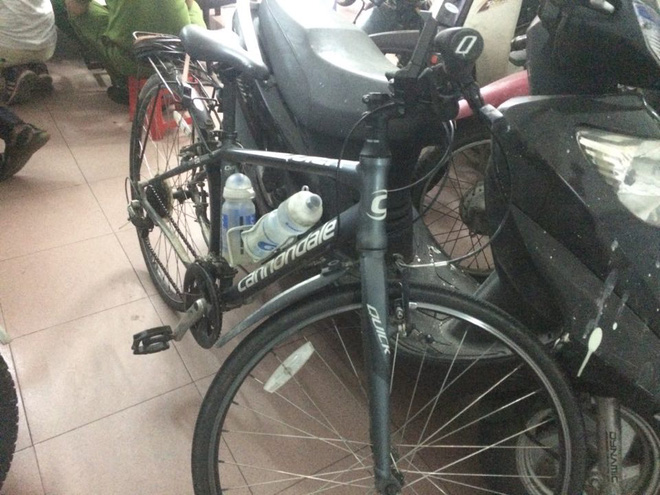 cong an da tim thay chiec xe dap van ven nguyen cua nu du khach di xuyen viet