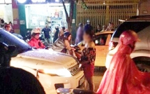 ha noi vo om con gao thet roi ngat xiu khi bat qua tang chong cap ke voi nhan tinh tren xe