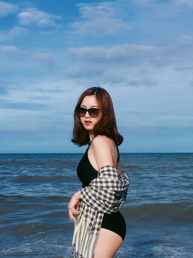 tu mot buc anh chup len lo dien co giao tieu hoc xinh xan dang lam cong dong mang chao dao