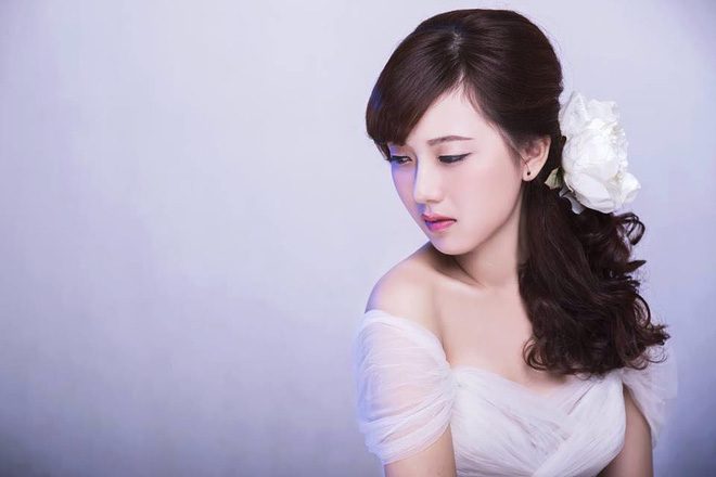 tu mot buc anh chup len lo dien co giao tieu hoc xinh xan dang lam cong dong mang chao dao
