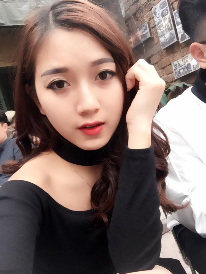 tu mot buc anh chup len lo dien co giao tieu hoc xinh xan dang lam cong dong mang chao dao