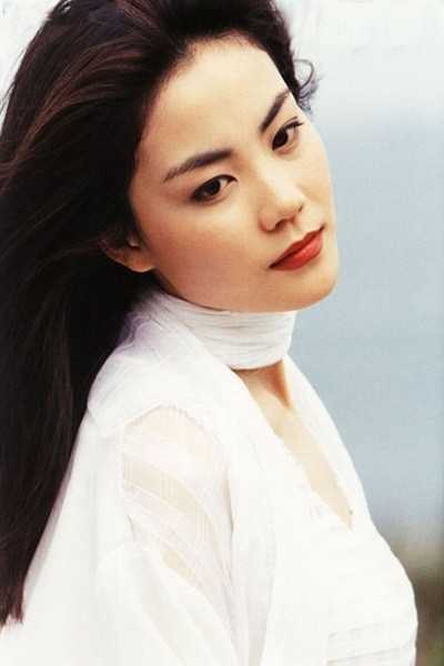 vuong phi thien hau khong may man trong tinh yeu khi lam nguoi thu 3 chen vao hai moi tinh hanh phuc