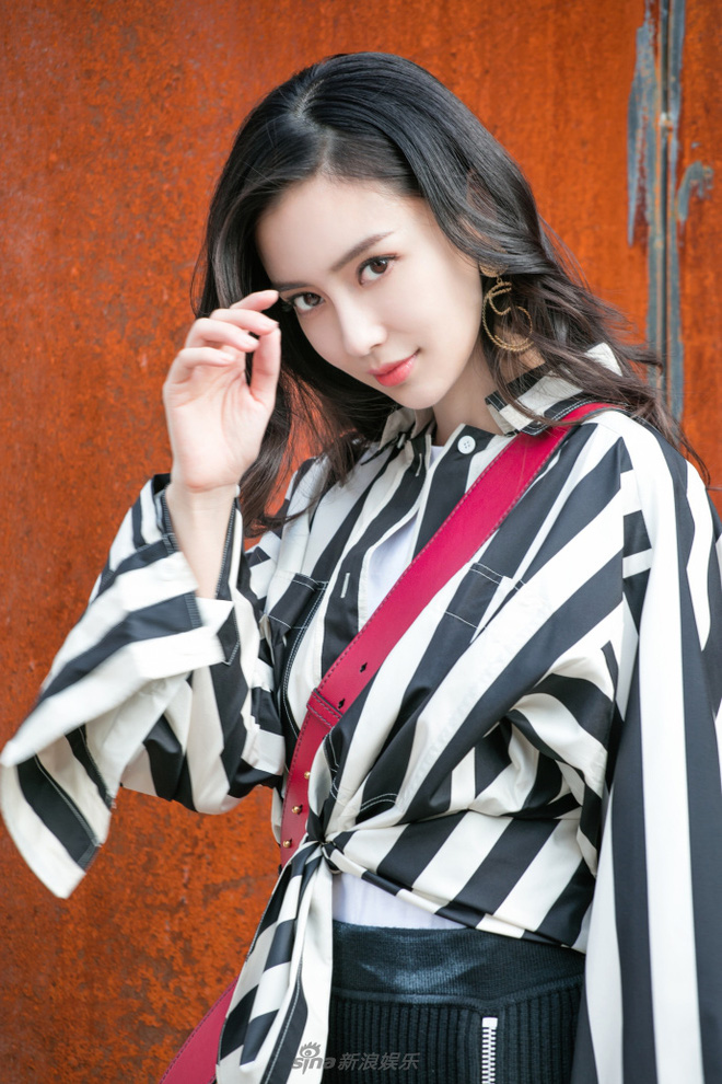 gai mot con angelababy khoe ve dep trong veo nhu nu sinh trung hoc